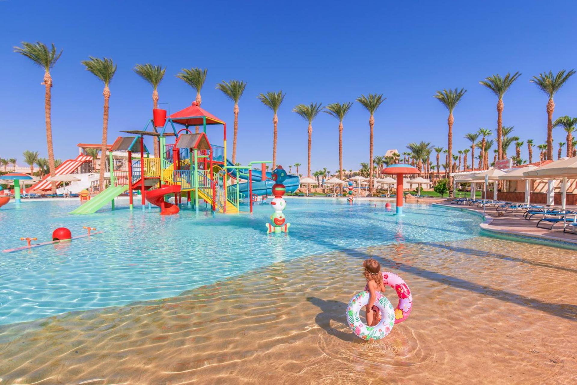 Albatros The Club - Aqua Park Resort 4*